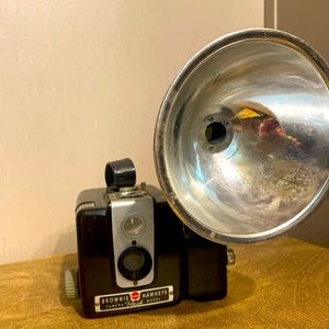 Vintage Hawkeye Brownie Flash Camera